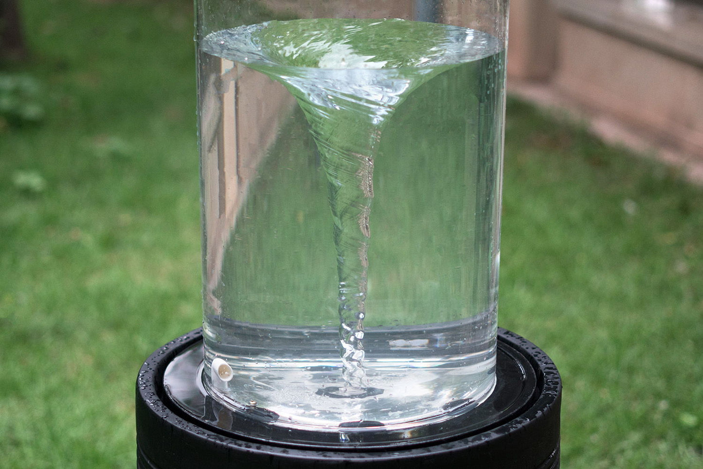 Heavy Cement Round Ribbed Outdoor Water Fountain With Light - Black White