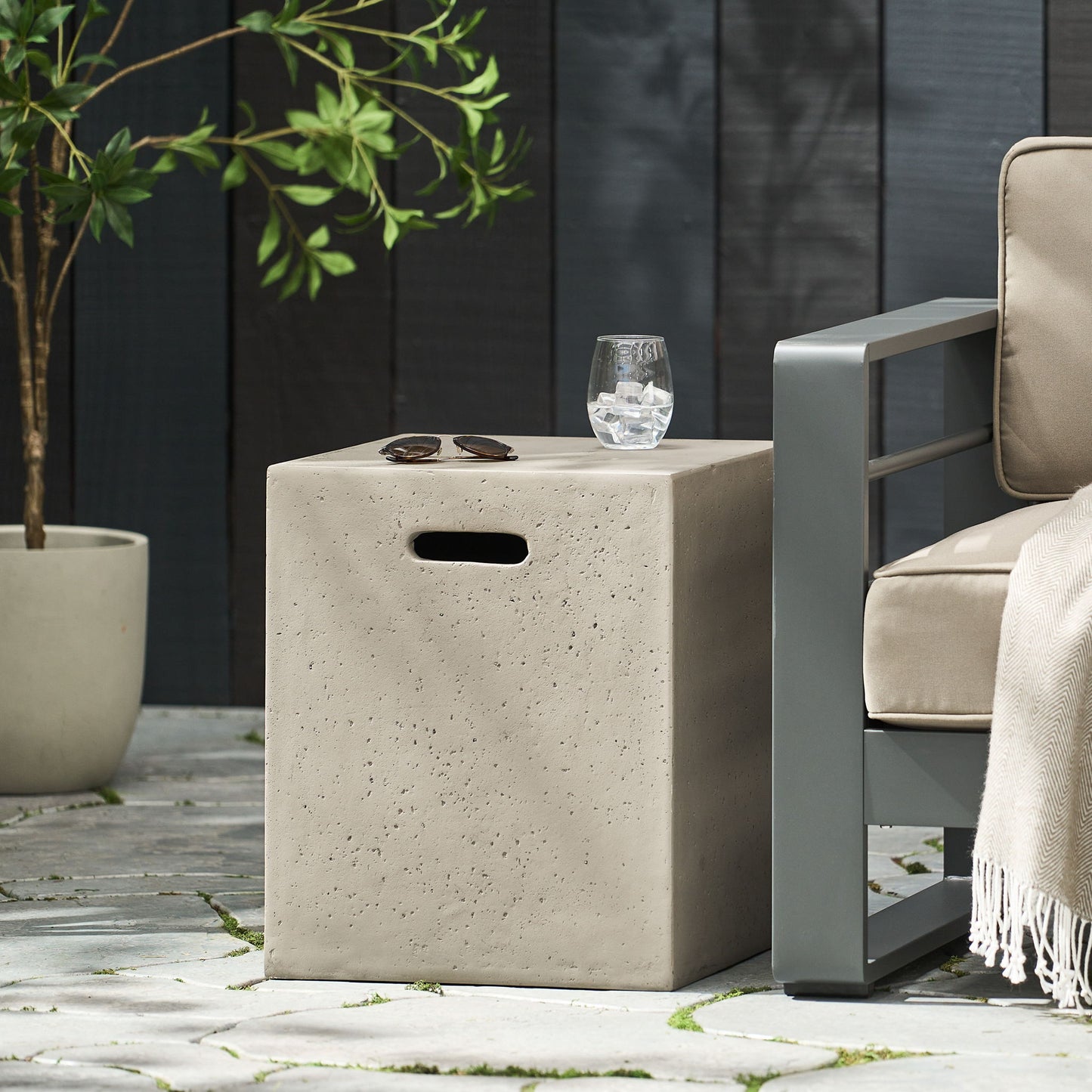 Modern Tank Holder Side Table With Smooth Concrete Surface