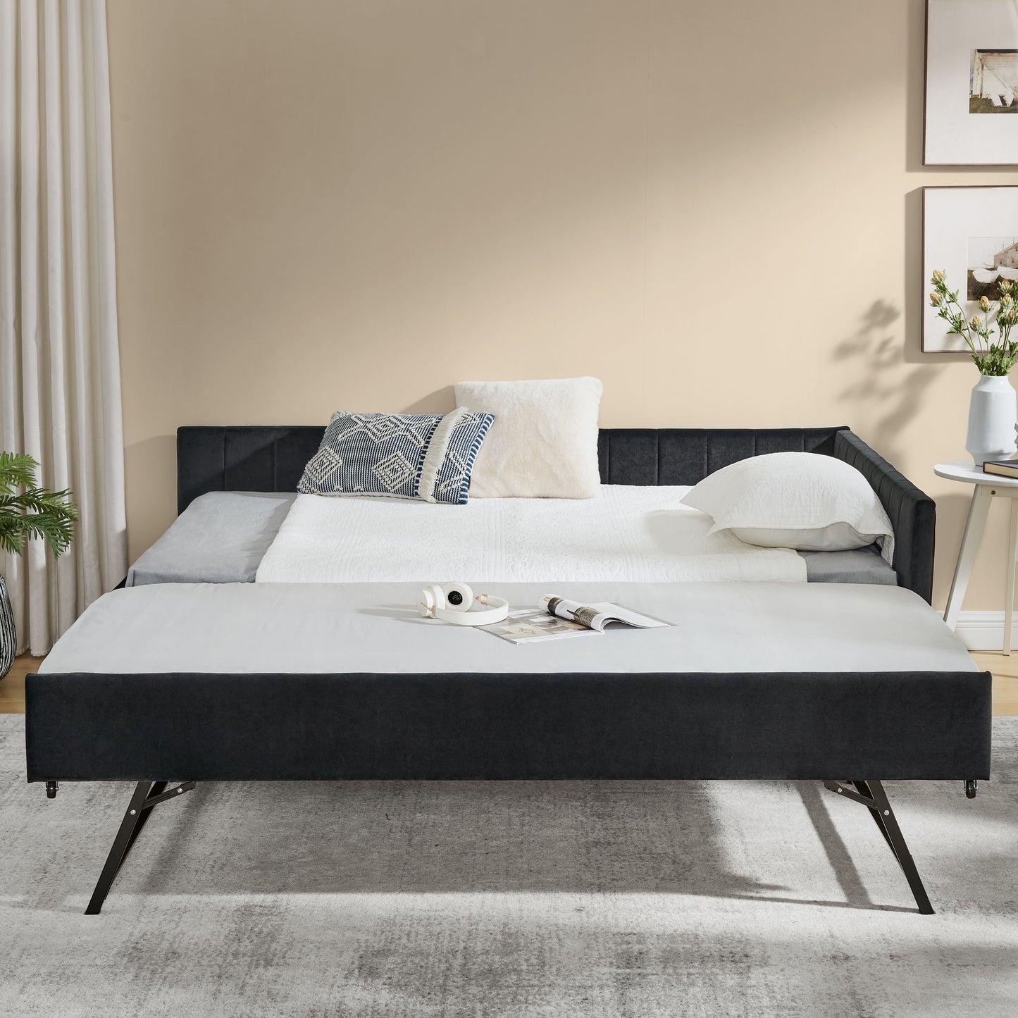 Full Size Upholstered Daybed With Trundle, Tufted Backrest And Armrests - Black