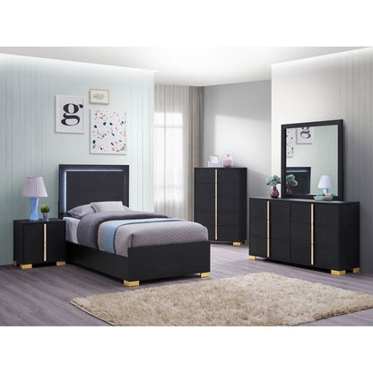 Bedroom Set With Accents