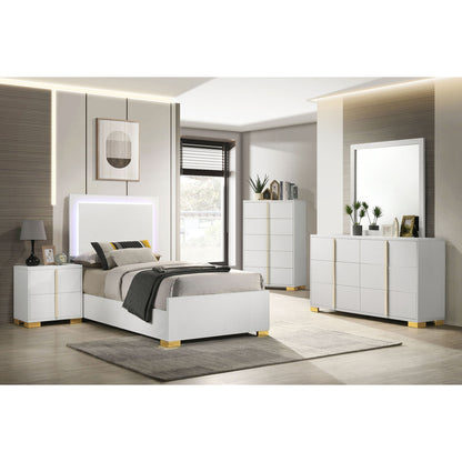 Bedroom Set With Accents