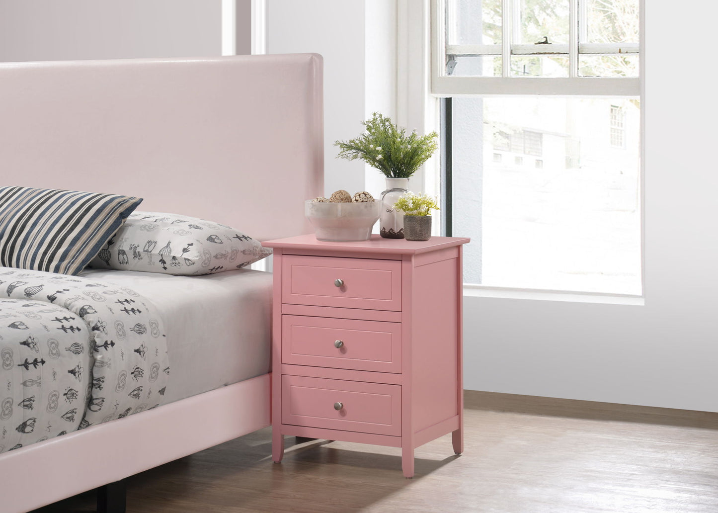 Dove Tailed Drawers 3 Drawer Nightstand