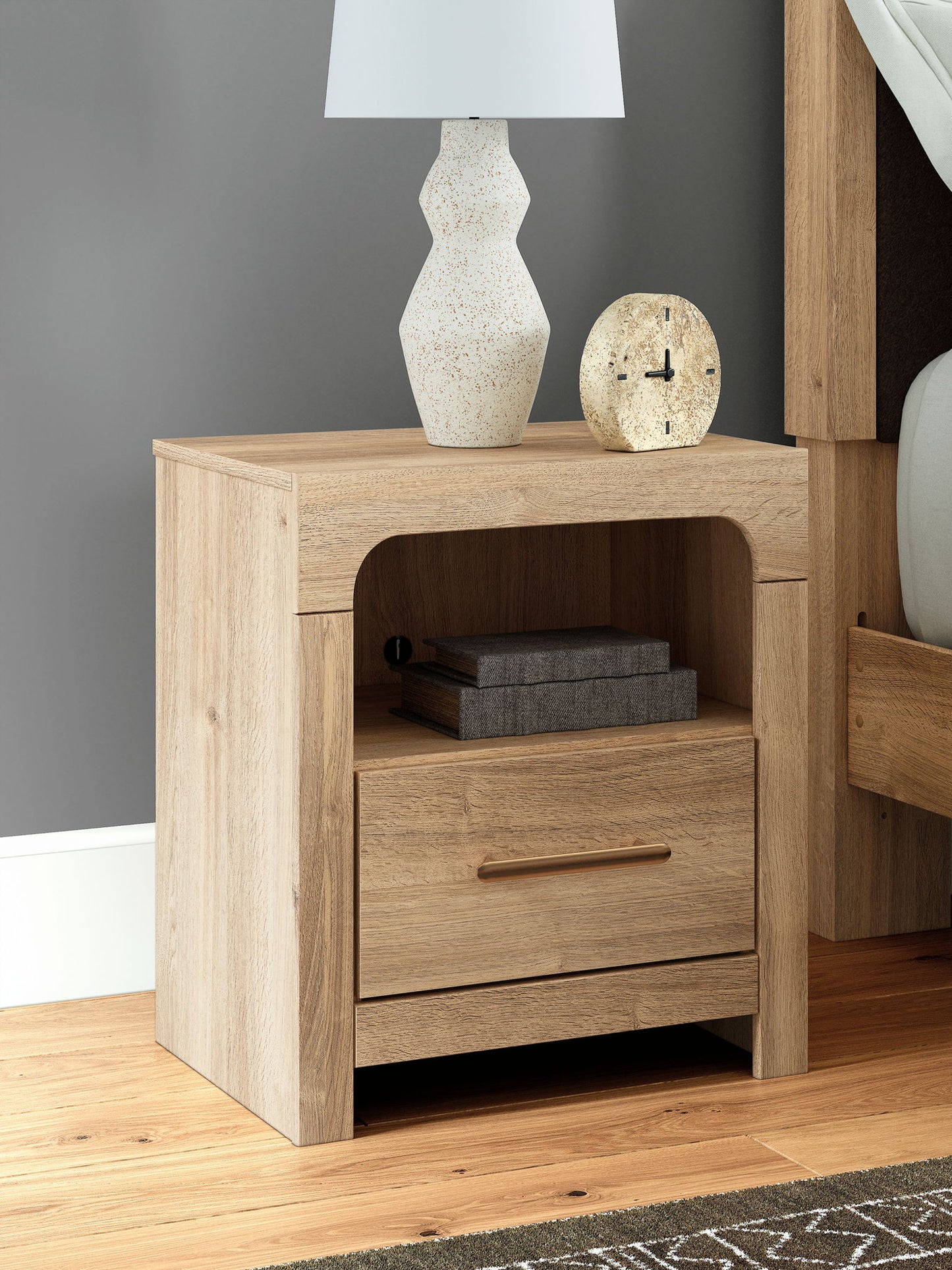Kinlanni - One Drawer Night Stand - Tan